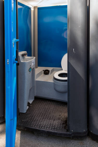 Best Portable bathroom rental  in Mitchell, SD